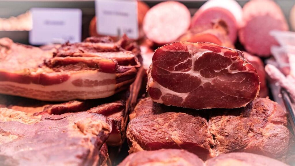 A húsipar már azt kutatja, mivel tudja a vörös hús újbóli vásárlására ösztönözni az embereket