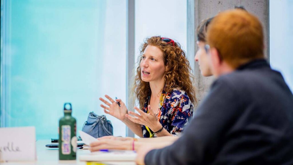 Zabezsinszkij Anna, a NÉGYOSZ projekt menedzsere a CARE konferencia egyik workshopján